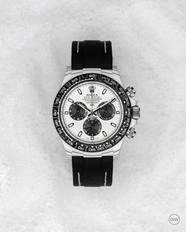 Tw Factory Rolex宇宙计时迪通拿系列之碳纤维定制版，腕表不仅佩戴轻便，外表坚硬。且每一只腕表都拥有独一无二的碳纤花纹材质。 表壳 腕表尺寸40X1