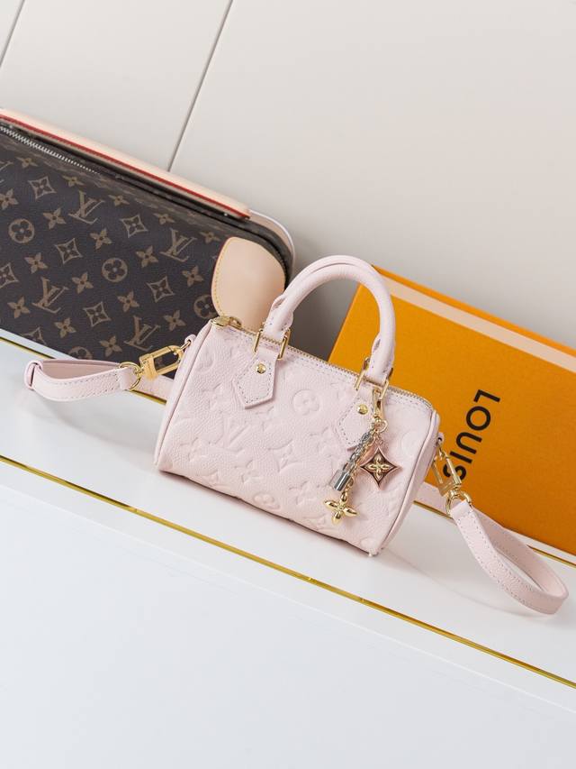 动态163C01芯片 M27107粉 顶级原单 独家背景实拍 本款 Nano Speedy 手袋出自 Monogram Empreinte Shimmery 系