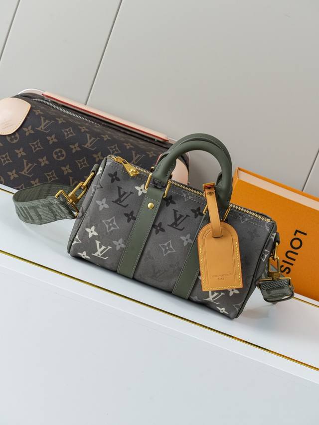 动态163C01芯片 M26930墨绿 顶级原单 独家背景实拍 本款 Keepall BandoulièRe 25 手袋为 Monogram Surplus 涂