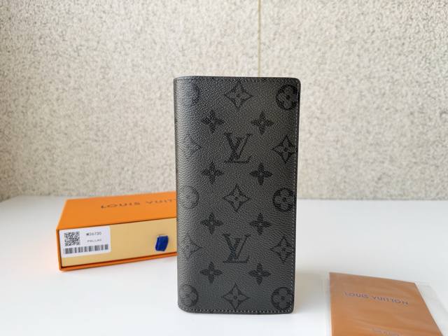 Authentic DDD Top-Tier Original M26735 Suit Wallet. This Brazza wallet is made