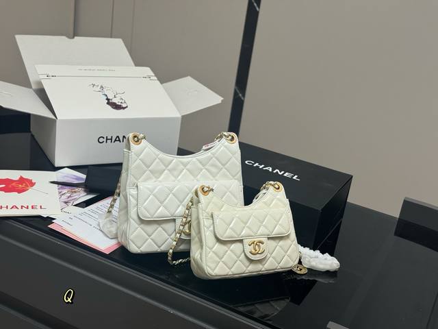 Comes with a folding box/airplane box Size: 19*13C Small 23*16C Large Chanel 23C Comes with a folding box/airplane box Size: 19*13C Small 23*16C Large Chanel 23C