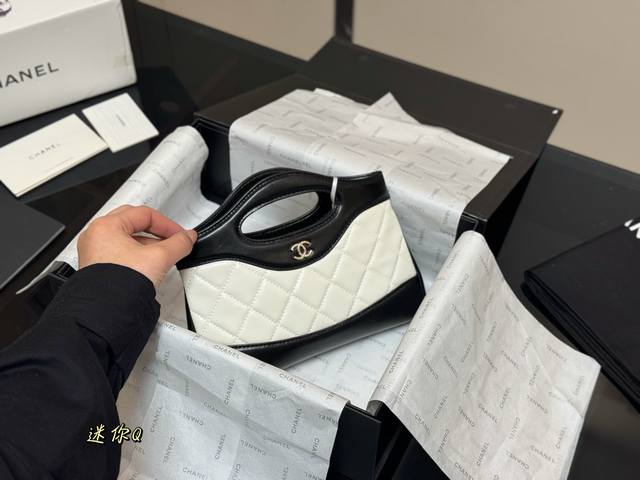 Upgraded Box Version Size: 20*14Cm Chanel 23A is a must-buy Cute horizontal 31 C Upgraded Box Version Size: 20*14Cm Chanel 23A is a must-buy Cute horizontal 31 C
