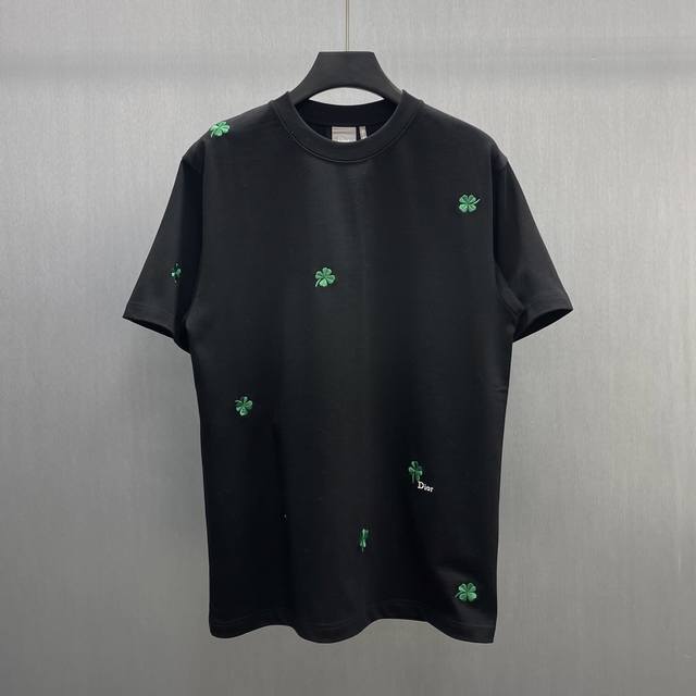 Xd 满刺绣四叶草短T Size : S-Xl 乔纳森安德森 Jonathan Anderson 通过 Dior Clover 图案为品牌经典标志与幸运符号之一