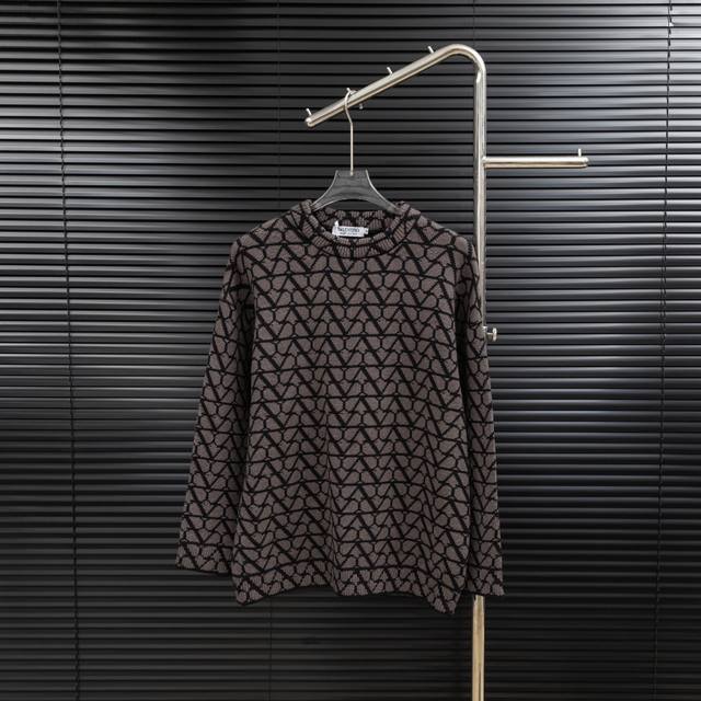Style: Valentino Vt all-over logo knit long sweater Size: S-XL Fabric: Wool blen