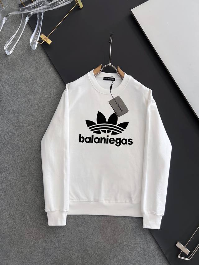 Balenciaga 巴黎世家 25新款印花套头圆领卫衣，定制410克同缸染面料，手感非常舒服，秋冬最新砖柜同步，潮流微阔男女同款经典版型，时尚又个性，超级百搭