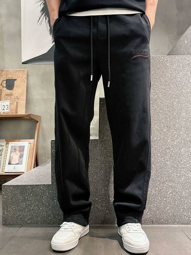 Balenciaga 顶级货品 2026春夏新款休闲裤！品牌经典Logo休闲裤 ，定制面料，舒适度极好，手触感强烈。辨识度极高，完美品相工艺。黑色 灰色 尺码：