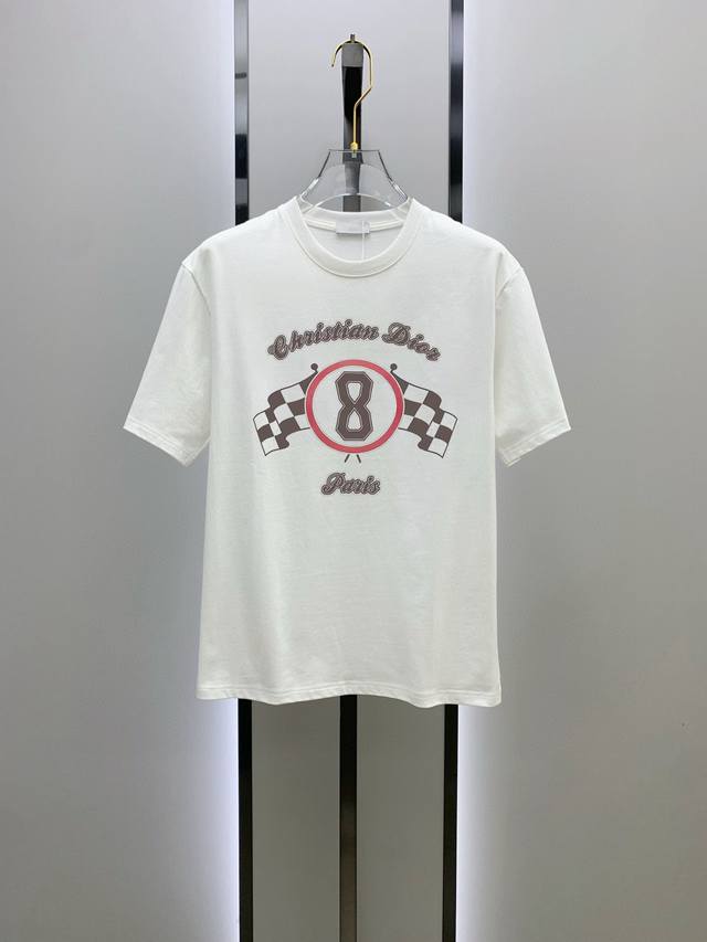 支持年后退换！迪奥 2025春夏新款首发专柜最新款短袖圆领T恤 高端订制 设计前卫时尚！品牌Logo重工艺设计 高端定制丝光云朵棉面料.手感柔软.穿着舒适.专柜