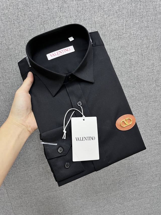 Returns and exchanges accepted after the New Year. Autumn/Winter bestseller, Val