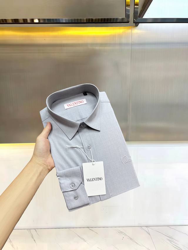 Returns and exchanges accepted after the New Year. Autumn/Winter bestseller, Val