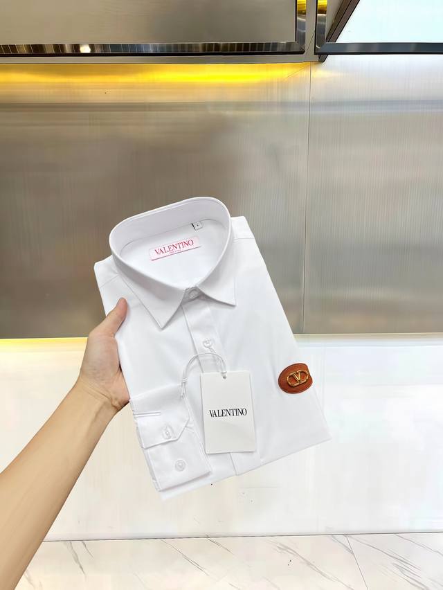 Returns and exchanges accepted after the New Year. Autumn/Winter bestseller, Val