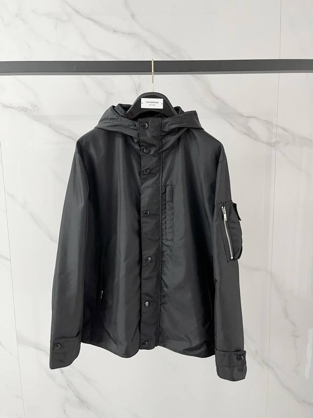 Prada official website style, complete with all three tags, early release of the Prada official website style, complete with all three tags, early release of the