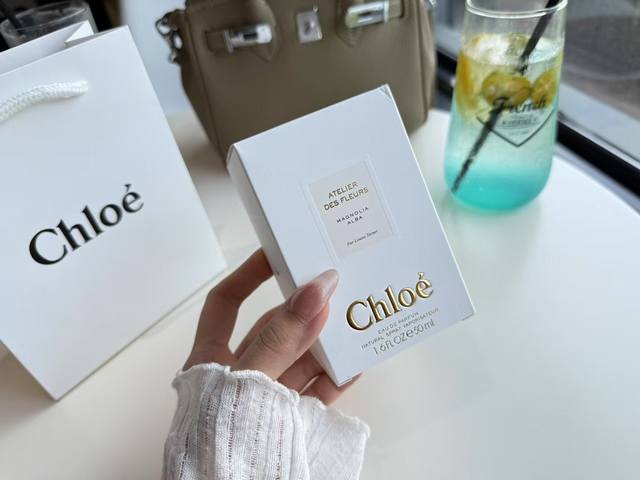 原单品质 Chloe 木兰诗语 ｜The Brearh Of Spring50Ml Magnolia Alba 如雨后青草 干净而有意境 随着薄雾散去 打在草地