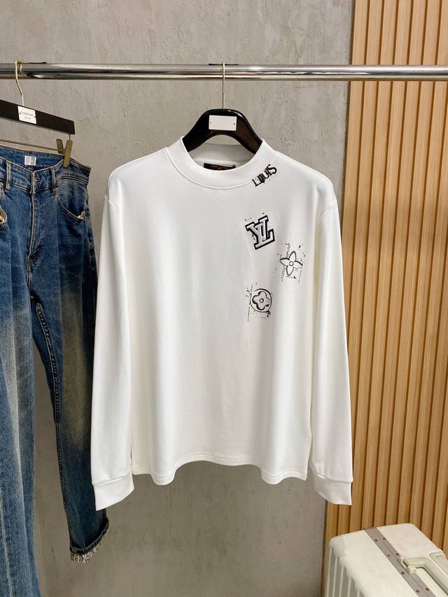 LV 新品 新款贸易订单圆领长袖打底衫！长袖T恤网红款！上身舒适透气，不僵硬，整体有着丰富的立体感，品质出口订单，满足通勤人们对于着装的简约需求，上身效果很好，