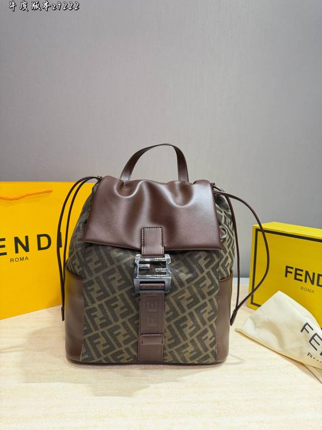 Cowhide Version Fendi Flux Backpack. This Fendi Flux backpack features black lea