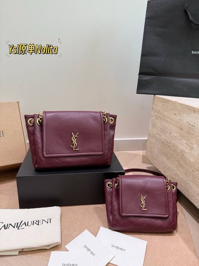 配盒 Size：23*15Cm 18*13Cm 牛皮品质出 Ysl Mini Nolita手袋 精致、可爱还很能装～ 背他真的是温柔小仙女本仙了 搜索杨树林洛丽