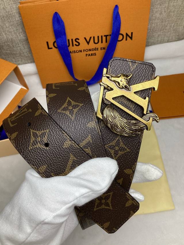 LV.路易威登 全套包装 宽度 40Mm宽度 正品一体铸造五金钢扣 原厂皮料 双面原厂定制进口面料 可送礼自用不错选择