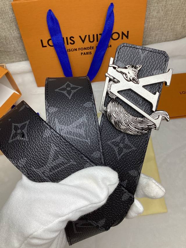 LV.路易威登 全套包装 宽度 40Mm宽度 正品一体铸造五金钢扣 原厂皮料 双面原厂定制进口面料 可送礼自用不错选择