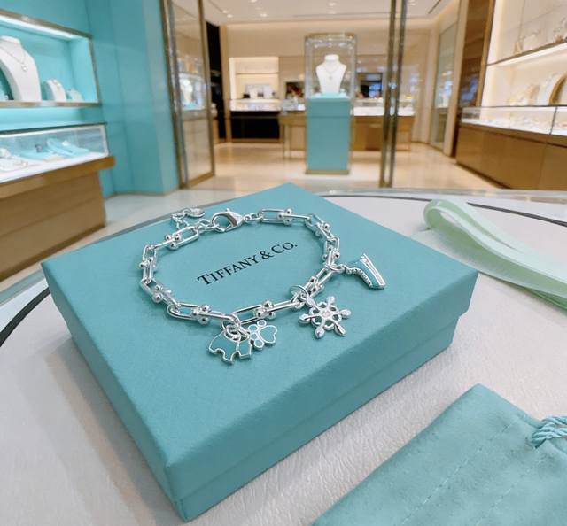 Tiffany & Co. Bracelet, exquisite silver version, celebrity style, vintage distr