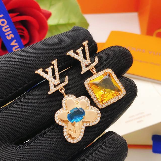 Item No. Led0478 Lv* Latest style colored diamond square diamond earrings, consi