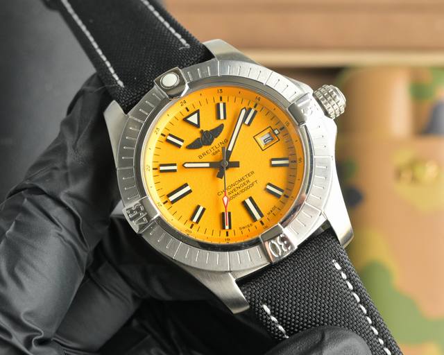 White Case, Black Case, Breitling Avenger Series Automatic Mechanical Watch, 43* White Case, Black Case, Breitling Avenger Series Automatic Mechanical Watch, 43*