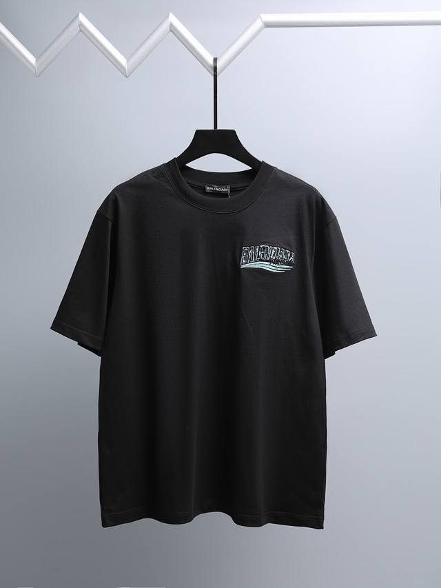 Balenciaga* 2026春夏款上新 原高版本 重工 巴黎世家 面料采用280克高密度纯棉 不变形 不缩水 工艺介绍：双线走位 前后幅采用高品质精密刺绣工