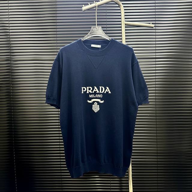 Style: Prada classic knit short-sleeved T-shirt Sizes: M-XL Fabric: Wool blend A