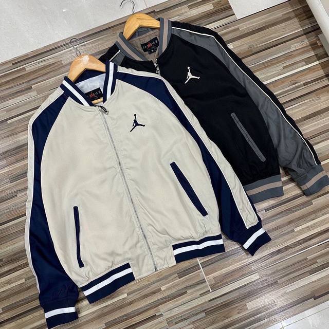 平铺图』 Air Jordan Remastered Souvenir 休闲运动棒球服夹克外套 男女同款 新款Air Jordan篮球刺绣棒球夹克外套， 男女同