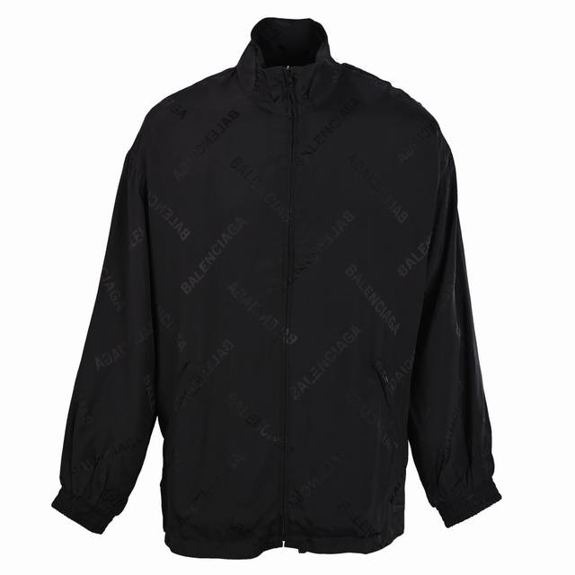 Balenciaga (BlcgSilk All-over Print Jacket The silk fabric is not only smooth to