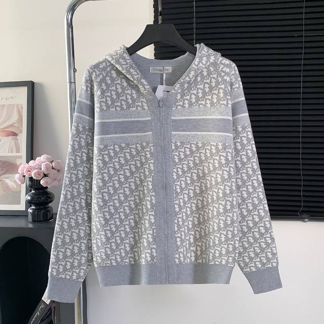 Style No.: M110 High-quality Dior new all-over jacquard logo zip-up sweater. Hig