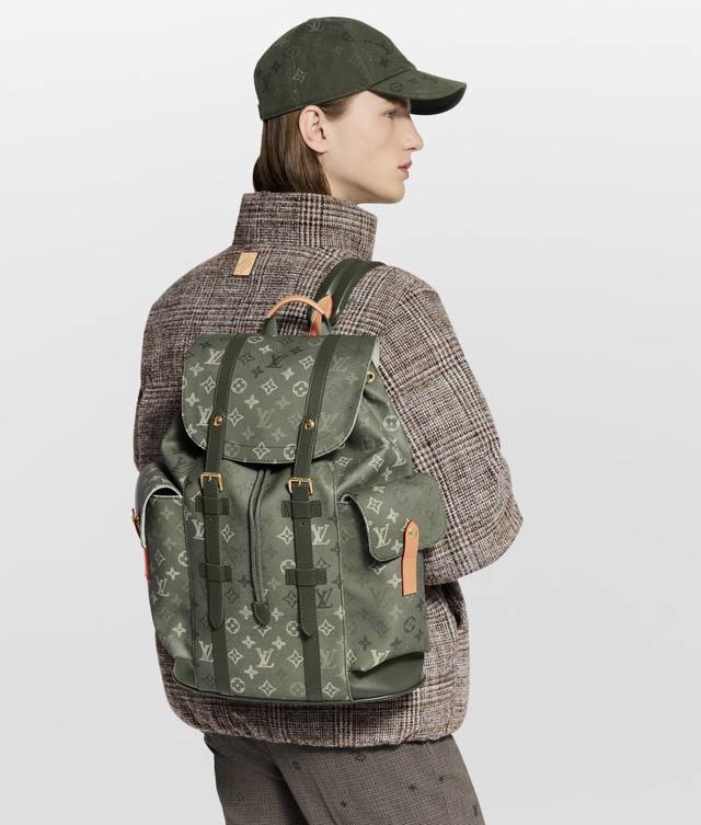 M27080军绿色 官网图 双肩包 Sac à Dos Christopher Mm 双肩包