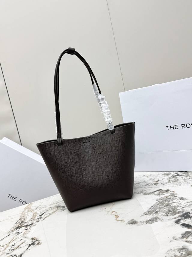 Tr Large Tote Bag (Park Tote SmallThe tote bag has arrived! The body is made of Tr Large Tote Bag (Park Tote SmallThe tote bag has arrived! The body is made of