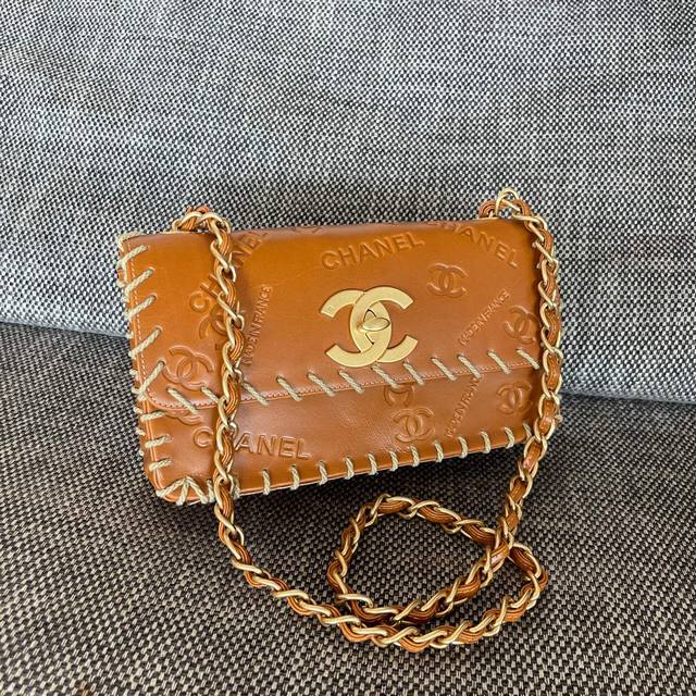Chanel Vintage Resin Leather Chain Bag Size: 25X6X14Cm DDD