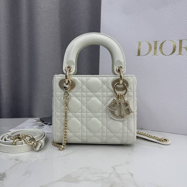 Three-Compartment White Lambskin Diamond Buckle Lady Dior Bag - Item No.: M0505
