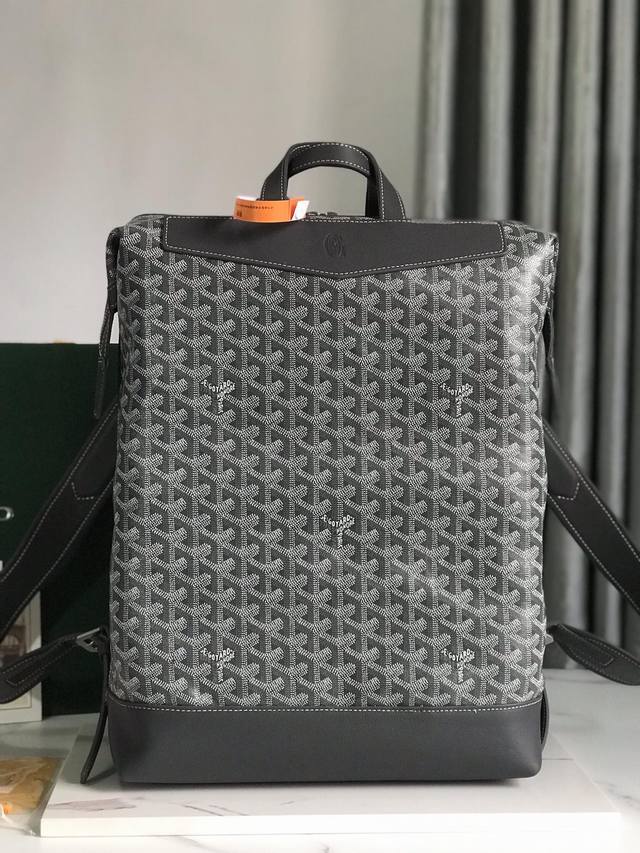 Authentic Cisalpin Backpack is a reissue of the iconic Alpin backpack. Designed