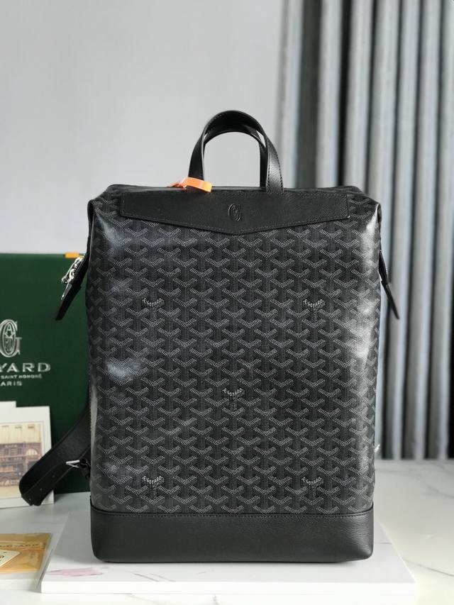 Authentic Cisalpin Backpack is a reissue of the iconic Alpin backpack. Designed