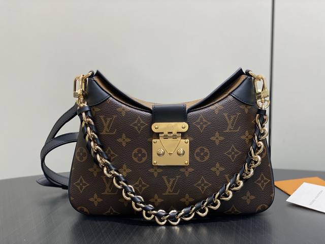 原单精品 M46659老花黑皮 链条牛角包 Lv Twinny 手袋 此款手袋自品牌档藏馆的经典设计汲取灵感，以 Monogram 与 Monogram Rev