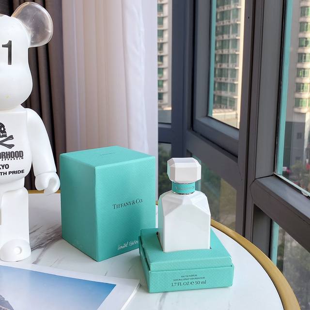 Tiffany proudly presents the limited edition Water Balloon Women's Fragrance 50m