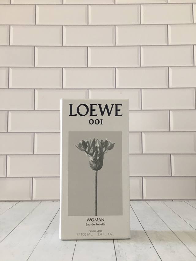原单品质 Loewe罗意威 事后清晨 现货2款 男香 Ml女香 Ml 很适合情侣之前用的一款香 感觉高级冷淡却缠绵 送男友礼物首选 事后清晨女香:这款香水刚喷出 原单品质 Loewe罗意威 事后清晨 现货2款 男香 Ml女香 Ml 很适合情侣之前用的一款香 感觉高级冷淡却缠绵 送男友礼物首选 事后清晨女香:这款香水刚喷出