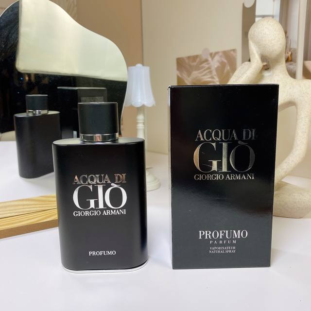 原单品质 阿玛尼 寄情男士典藏版香水125Ml Giorgio Armani Acqua Di Giò profumo, 2015 香调：水生芳香调 前调：海水