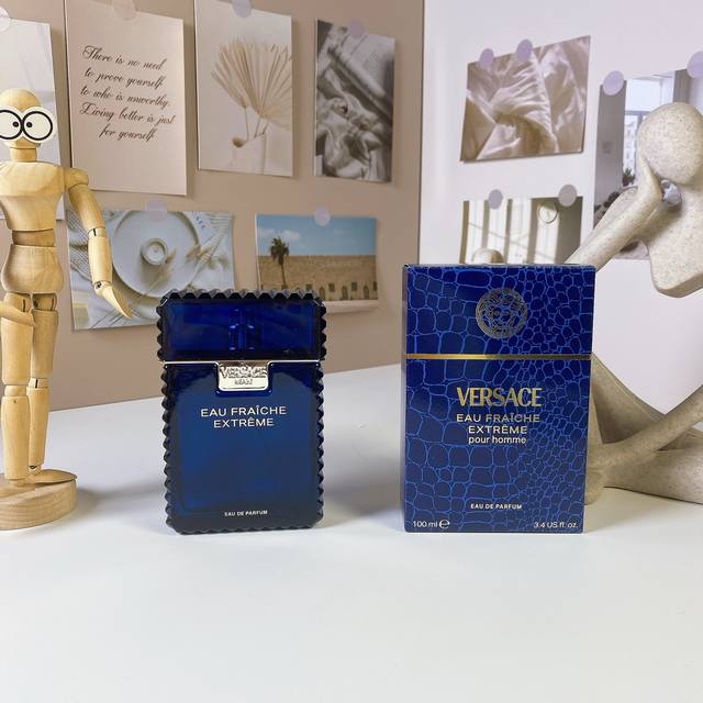 原单品质 范思哲云淡风轻浓情版男士香水 Ml Versace Man Eau Fraiche Extreme, 2025 香调：芳香木质调 前调：橙花柠檬粉红胡