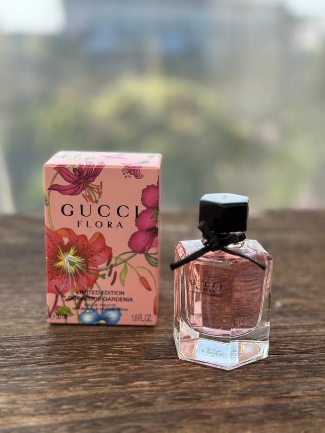 原单品质 Gucci 绚丽栀子花50Ml 花香果香调 女性香 前调：梨、红浆果 中调：栀子花、鸡蛋花 后调：广藿香 前调是酸甜多汁的红莓和香梨味道 ，甜美明媚，