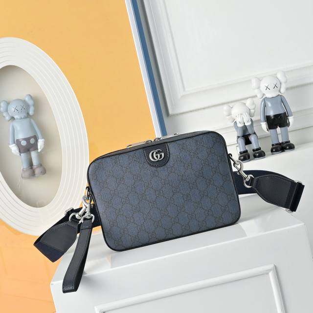 Ophidia Gg Shoulder Bag with Full Packaging. This Ophidia backpack features a fr