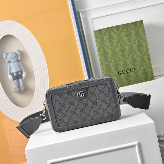 New Gucci camera bag, trendy style, comes with box. High-end and sophisticated, New Gucci camera bag, trendy style, comes with box. High-end and sophisticated,