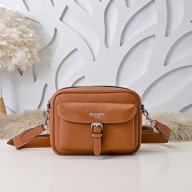 Hermes - The latest men's crossbody bag from Hermes is made of top-grade calfski