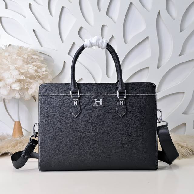 Hermes - The latest men's briefcase from Hermes is made of top-grade calfskin, f
