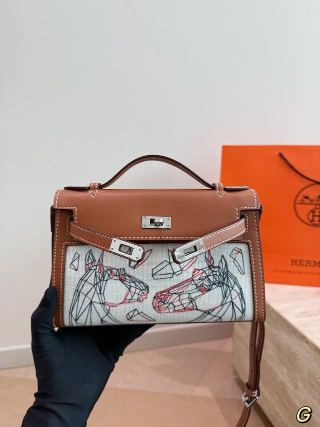 Comes with Gift Box Hermes Kelly 1st Generation Its beauty is beyond compare in