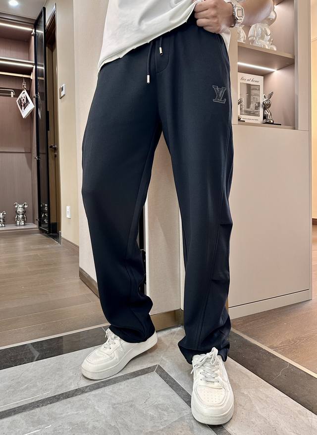 Lv 2026 Spring Newest Collection Men's Casual Pants! Made with custom-supplied s