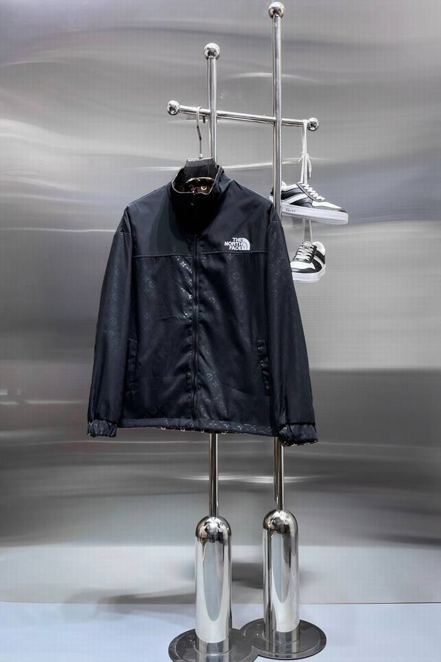 Spring Hot Item! The North Face & Louis Vuitton Collaboration - Same Style as th