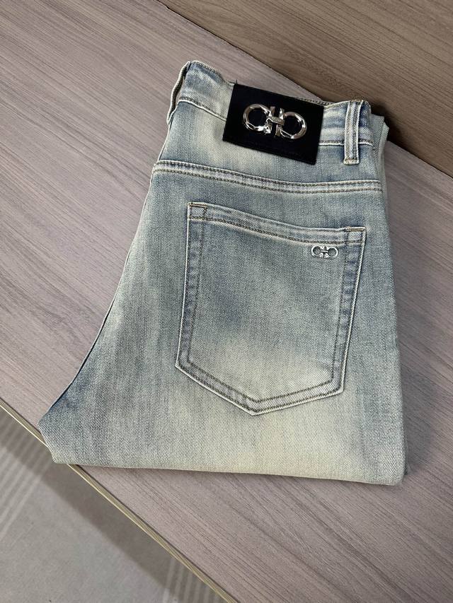 Ferragamo 25Ss Summer New Arrival Jeans, Super Soft and Comfortable Fabric, Slim