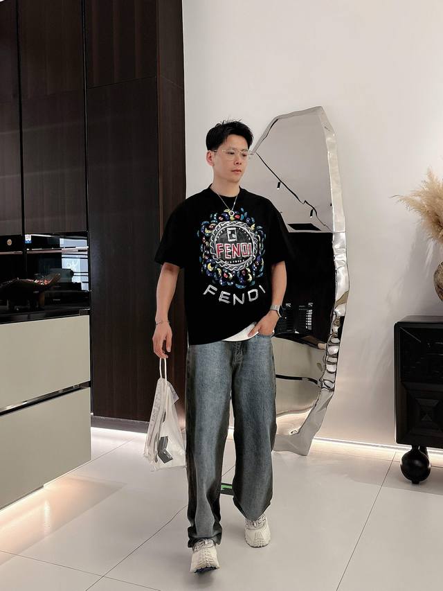 Fendi 2026 Summer New Hand-Painted Short-Sleeve T-Shirt! Same style as boutiques